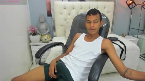 Snapshot of rory_castro chatting on 09-21-25, 11:28 RORY CASTRO online show from 09-21-25, 11:28