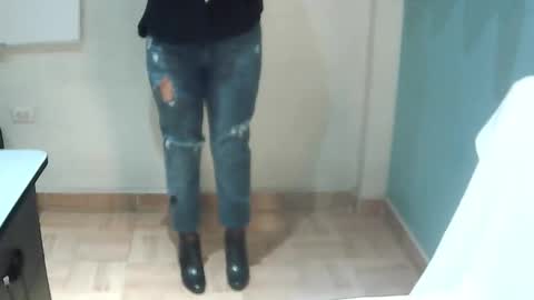 Snapshot of rosabells chatting on 02-27-26, 10:21 Rosa online show from 02-27-26, 10:21