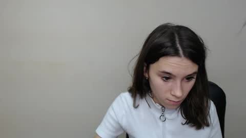 Snapshot of rosalais_ chatting on 09-11-25, 06:35 Rose online show from 09-11-25, 06:35
