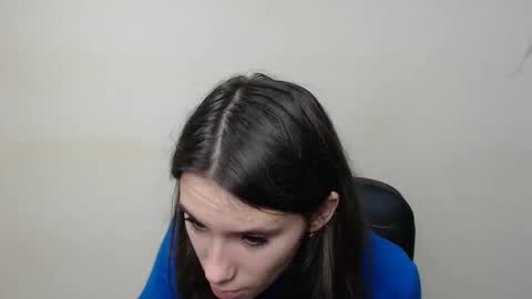 Snapshot of rosalais_ chatting on 10-01-25, 07:14 Rose online show from 10-01-25, 07:14