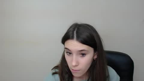 Snapshot of rosalais_ chatting on 10-09-25, 06:33 Rose online show from 10-09-25, 06:33