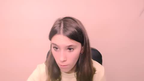Snapshot of rosalais_ chatting on 10-17-25, 07:22 Rose online show from 10-17-25, 07:22