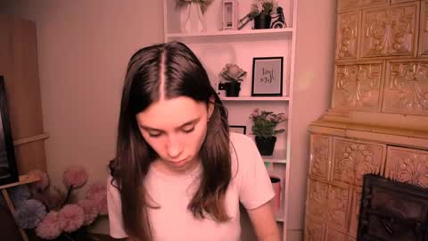 Snapshot of rosalais_ chatting on 05-07-26, 06:41 Rose online show from 05-07-26, 06:41