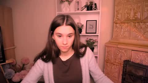Snapshot of rosalais_ chatting on 05-12-26, 06:21 Rose online show from 05-12-26, 06:21