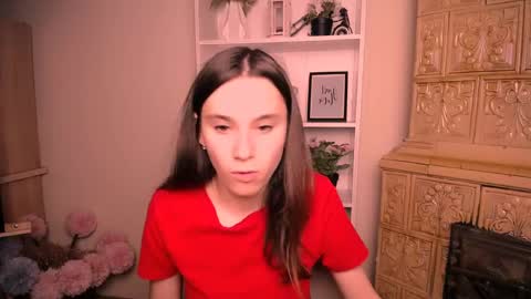 Snapshot of rosalais_ chatting on 05-16-26, 06:10 Rose online show from 05-16-26, 06:10