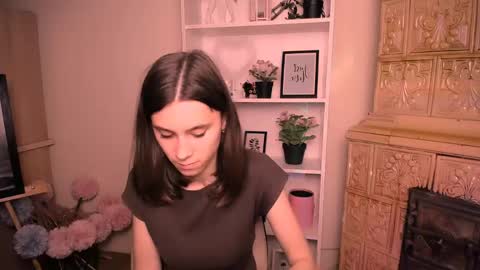 Snapshot of rosalais_ chatting on 06-04-26, 07:03 Rose online show from 06-04-26, 07:03