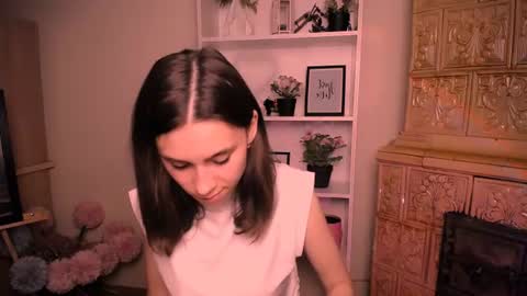 Snapshot of rosalais_ chatting on 06-10-26, 08:46 Rose online show from 06-10-26, 08:46
