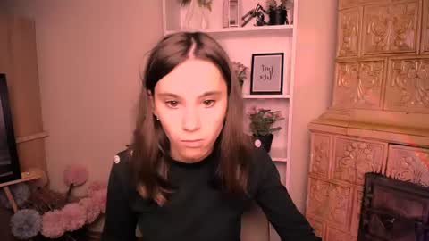 Snapshot of rosalais_ chatting on 06-12-26, 06:12 Rose online show from 06-12-26, 06:12