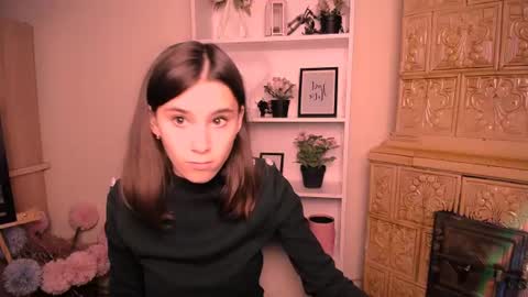 Snapshot of rosalais_ chatting on 06-13-26, 06:11 Rose online show from 06-13-26, 06:11