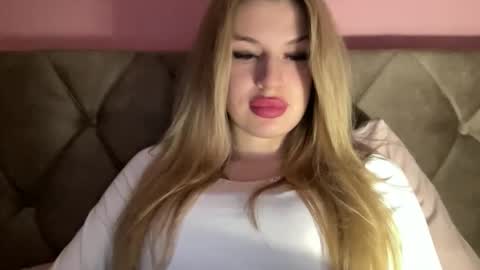 Rosalina online show from 10-17-25, 08:11