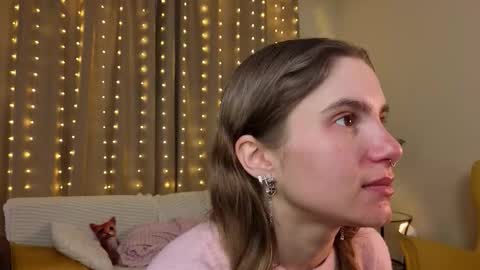 Snapshot of rosalvaulman chatting on 01-09-26, 05:15 Kylie online show from 01-09-26, 05:15