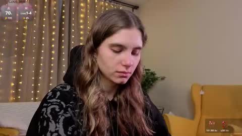 Snapshot of rosalvaulman chatting on 01-11-26, 03:39 Kylie online show from 01-11-26, 03:39