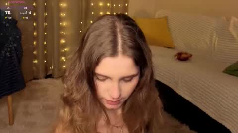 Snapshot of rosalvaulman chatting on 02-11-26, 05:18 Kylie online show from 02-11-26, 05:18