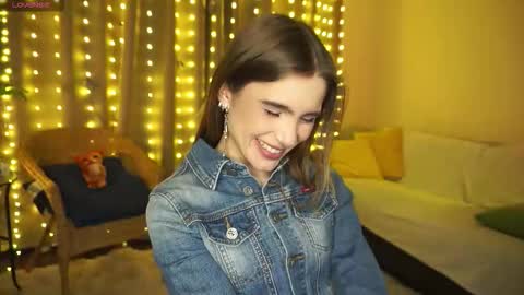 Snapshot of rosalvaulman chatting on 02-15-26, 05:42 Kylie online show from 02-15-26, 05:42