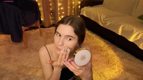 Snapshot of rosalvaulman chatting on 03-04-26, 05:19 Kylie online show from 03-04-26, 05:19