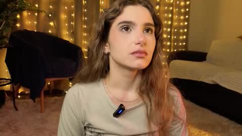 Snapshot of rosalvaulman chatting on 03-07-26, 05:21 Kylie online show from 03-07-26, 05:21