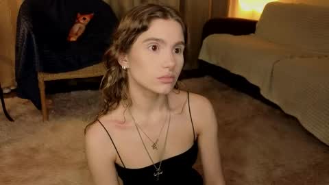 Snapshot of rosalvaulman chatting on 05-04-26, 05:31 Kylie online show from 05-04-26, 05:31