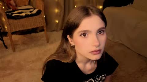 Snapshot of rosalvaulman chatting on 05-31-26, 05:20 Kylie online show from 05-31-26, 05:20