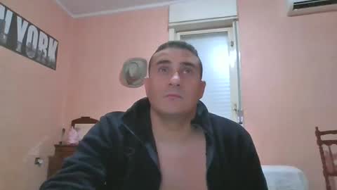 Snapshot of rosario1212 chatting on 12-12-24, 01:10 Rosario online show from 12-12-24, 01:10