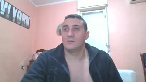 Snapshot of rosario1212 chatting on 02-22-25, 01:11 Rosario online show from 02-22-25, 01:11