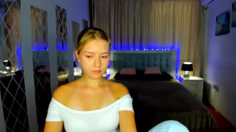 RosaRising online show from 06-14-26, 09:55