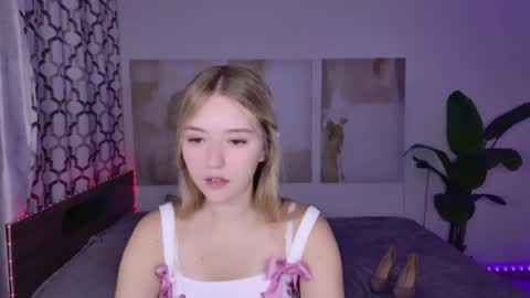 Snapshot of rosarising chatting on 07-12-26, 04:25 RosaRising online show from 07-12-26, 04:25