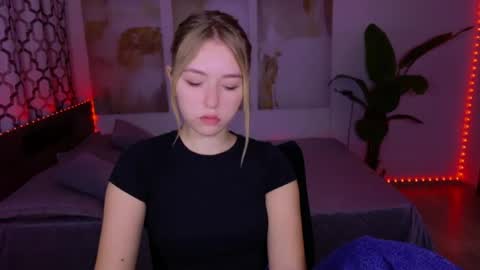 Snapshot of rosarising chatting on 07-19-26, 04:38 RosaRising online show from 07-19-26, 04:38