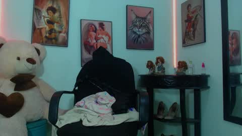 Rose online show from 02-15-25, 07:06