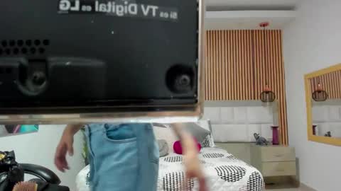 roseaurora online show from 11-30-25, 12:31