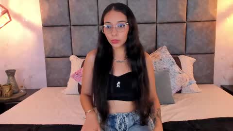 roseaurora online show from 06-15-26, 10:39