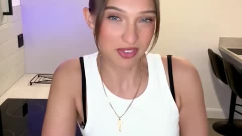 Snapshot of rosebella_ chatting on 09-26-25, 03:16 Bella  online show from 09-26-25, 03:16