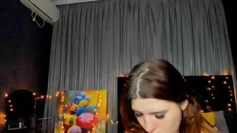 Snapshot of roseblanche2k chatting on 01-20-25, 12:15 Florin online show from 01-20-25, 12:15
