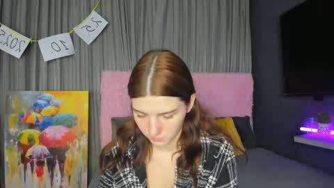 Snapshot of roseblanche2k chatting on 10-13-25, 10:32 Florin online show from 10-13-25, 10:32