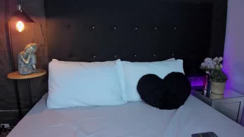 Snapshot of roseblossom_ chatting on 11-28-25, 04:59 Rose online show from 11-28-25, 04:59