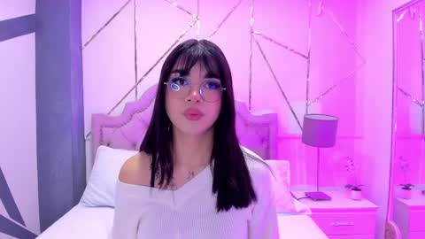 Snapshot of rosecassie chatting on 12-28-24, 12:35 Rose online show from 12-28-24, 12:35