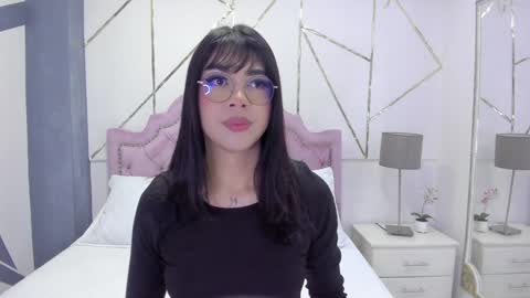 Snapshot of rosecassie chatting on 12-31-24, 12:36 Rose online show from 12-31-24, 12:36
