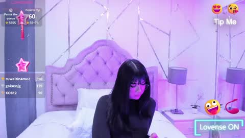 Snapshot of rosecassie chatting on 01-03-25, 06:35 Rose online show from 01-03-25, 06:35