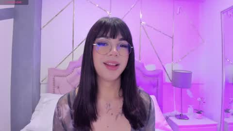 Snapshot of rosecassie chatting on 01-04-25, 04:00 Rose online show from 01-04-25, 04:00