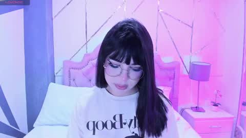 Snapshot of rosecassie chatting on 01-05-25, 01:36 Rose online show from 01-05-25, 01:36