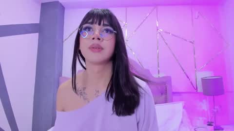 Snapshot of rosecassie chatting on 01-06-25, 03:40 Rose online show from 01-06-25, 03:40