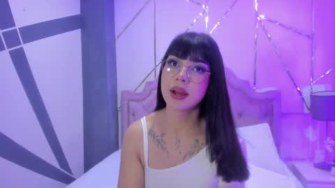 Snapshot of rosecassie chatting on 01-08-25, 04:54 Rose online show from 01-08-25, 04:54