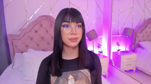 Snapshot of rosecassie chatting on 01-23-25, 01:35 Rose online show from 01-23-25, 01:35