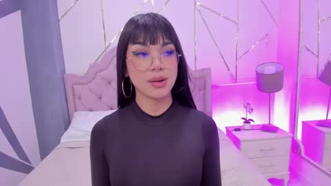 Snapshot of rosecassie chatting on 01-26-25, 04:09 Rose online show from 01-26-25, 04:09
