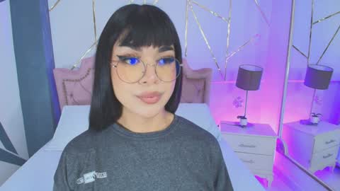 Snapshot of rosecassie chatting on 01-31-25, 01:12 Rose online show from 01-31-25, 01:12