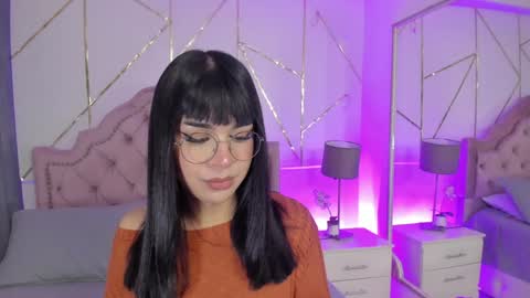 Snapshot of rosecassie chatting on 02-03-25, 01:08 Rose online show from 02-03-25, 01:08