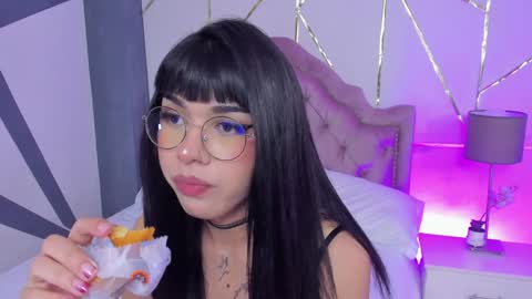 Snapshot of rosecassie chatting on 02-07-25, 05:18 Rose online show from 02-07-25, 05:18