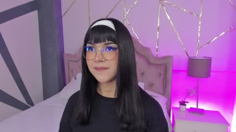 Snapshot of rosecassie chatting on 02-08-25, 01:33 Rose online show from 02-08-25, 01:33