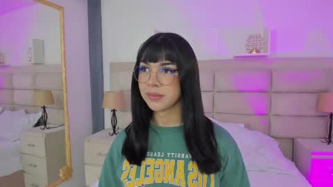 Snapshot of rosecassie chatting on 02-09-25, 12:52 Rose online show from 02-09-25, 12:52