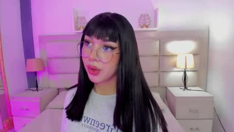 Snapshot of rosecassie chatting on 02-20-25, 02:13 Rose online show from 02-20-25, 02:13