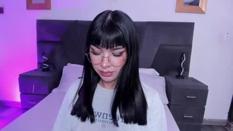 Snapshot of rosecassie chatting on 02-20-25, 08:25 Rose online show from 02-20-25, 08:25